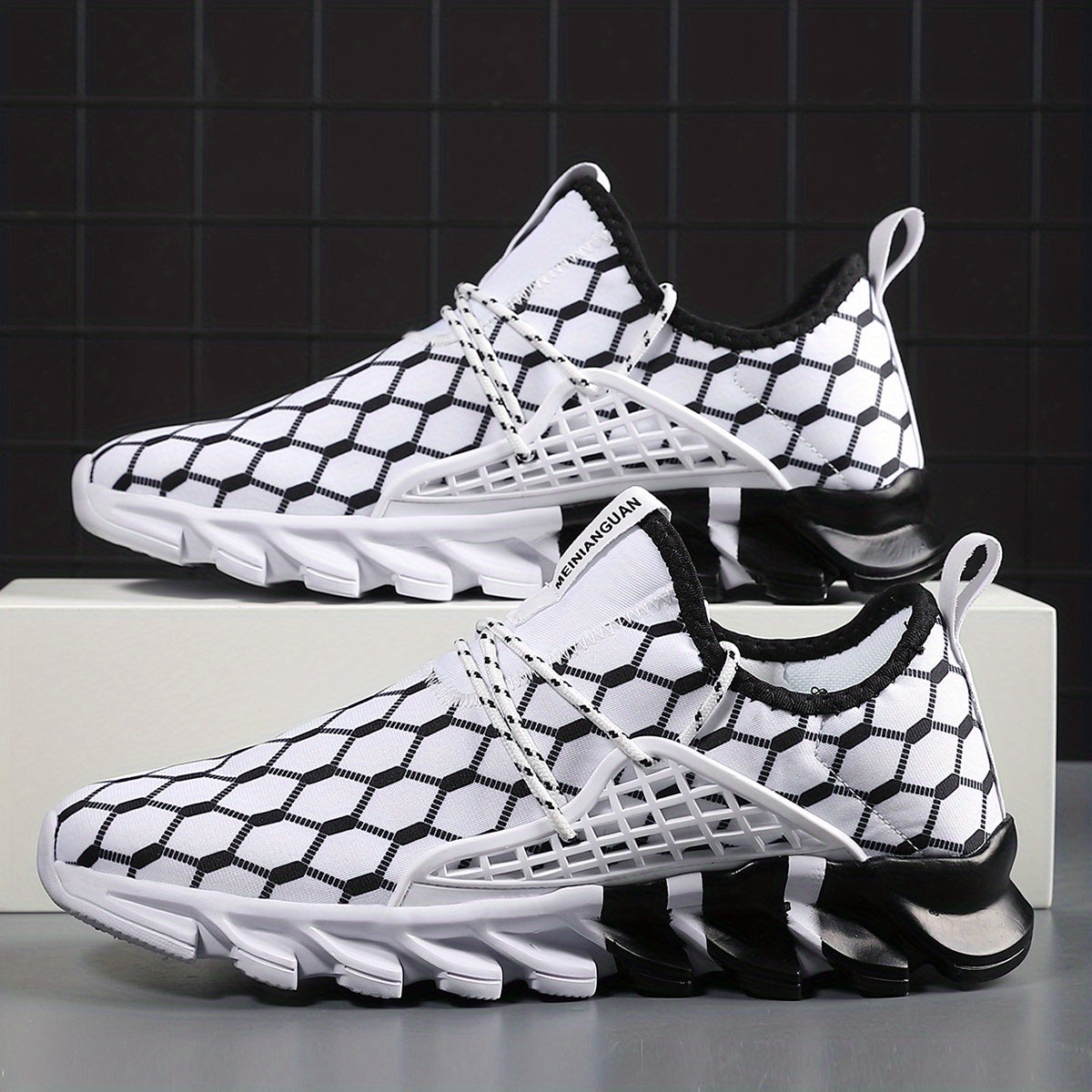 Men's Blade Sneakers Casual Breathable Shock Absorption Lace up Shoes