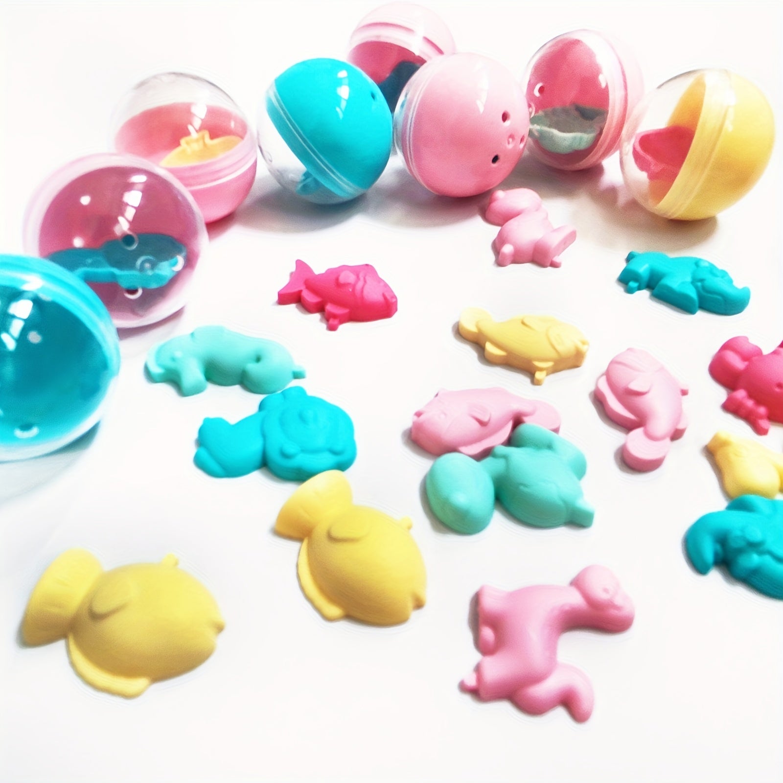 10pcs 32mm Transparent Cartoon Twist Egg Toys for Kindergarten and Game Halls