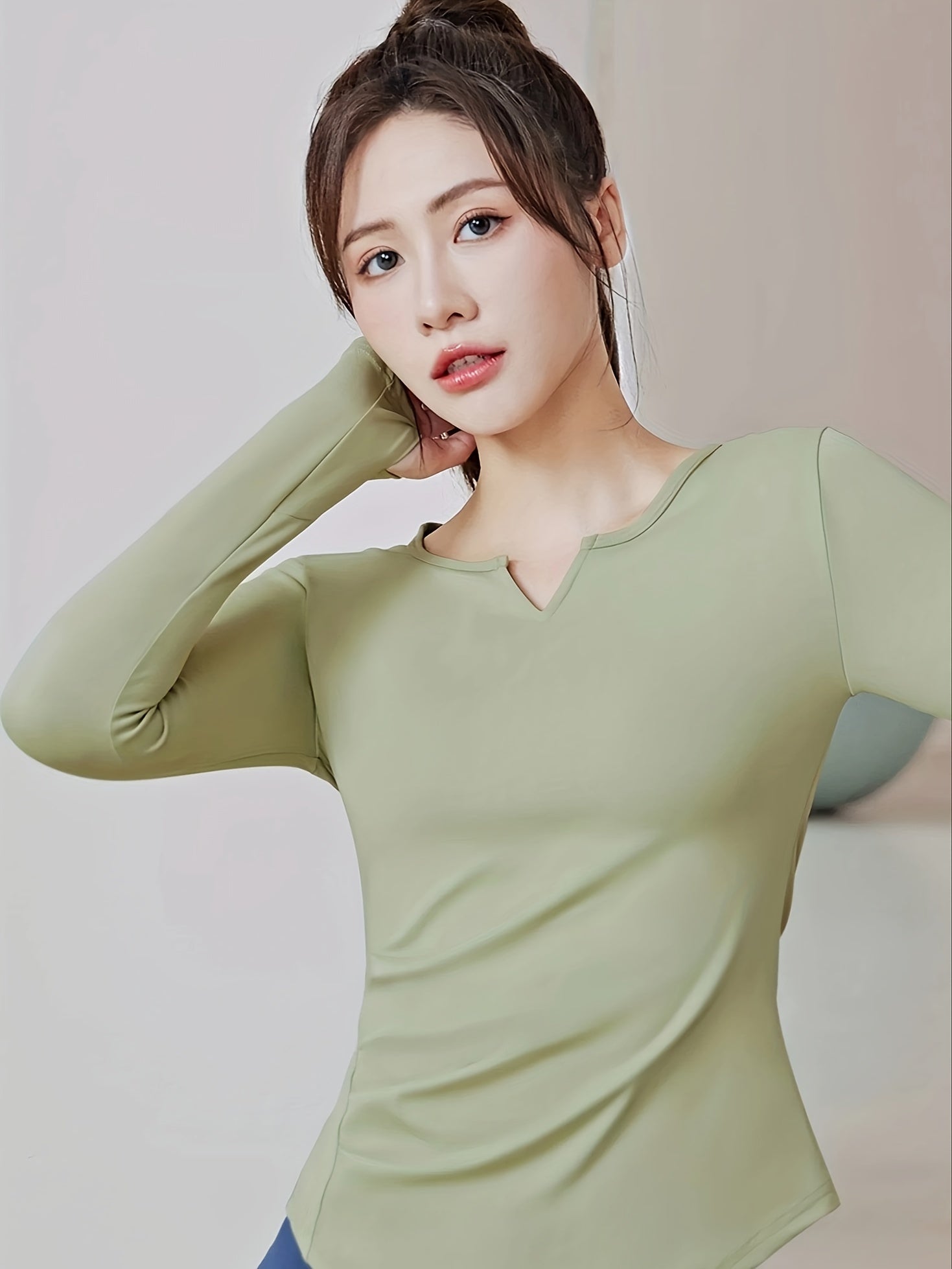 V Neck Yoga Long Sleeve Sports Top Thumb Hole Quick Dry Slimming Shirt