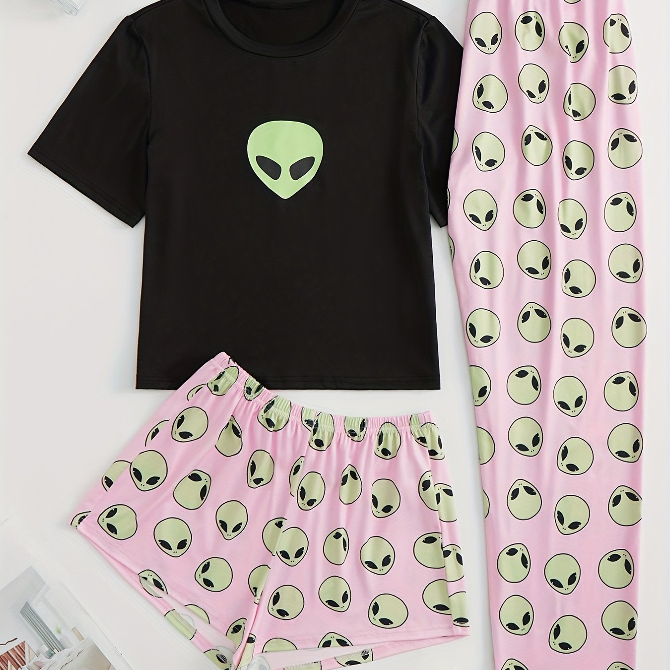 Alien Print Pajamas Set Short Sleeve Crew Neck Top & Shorts & Pants