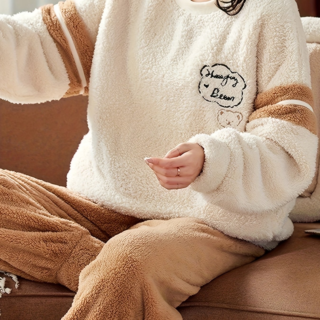 Letter Print Fuzzy Pajama Set Crew Neck Top & Elastic Waistband Pants