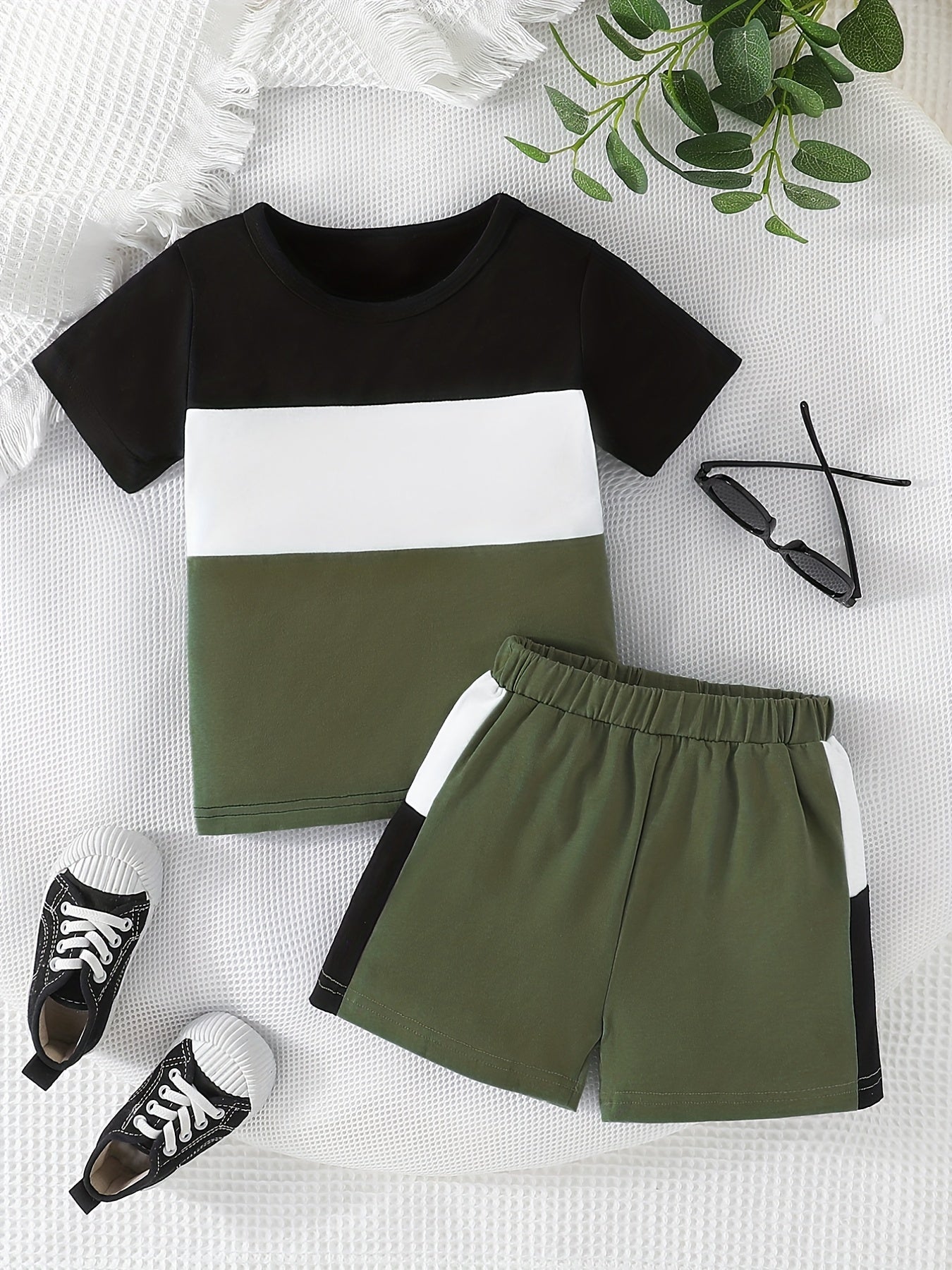 Boys Casual Outfit Round Neck T shirt & Shorts Summer Clothes Sets