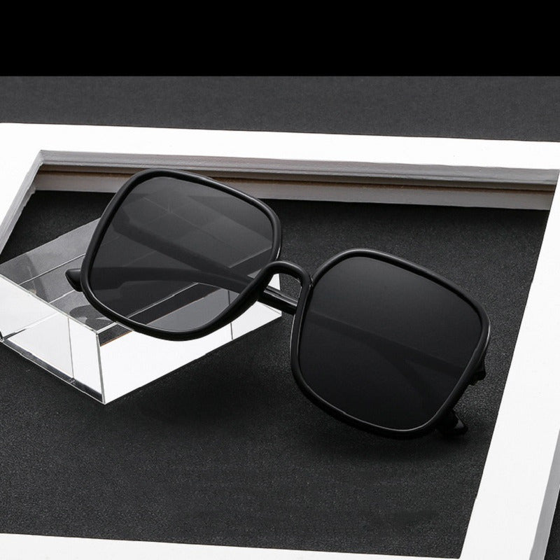 Large Frame Square Sunglasses for Vacation