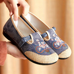 Women's Embroidered Slip-On Walking Shoes Lightweight Low Top
