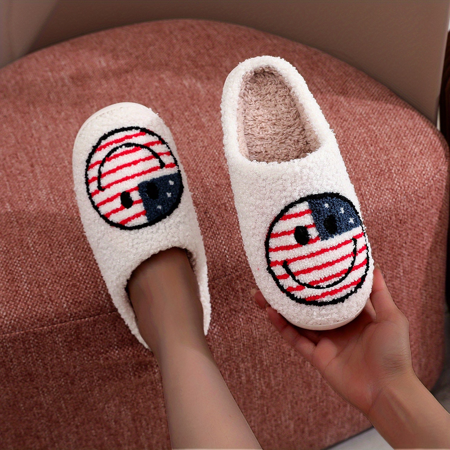 Women's Smile Face & Flag Pattern Slippers Plush Lined Warm Indoor Shoes