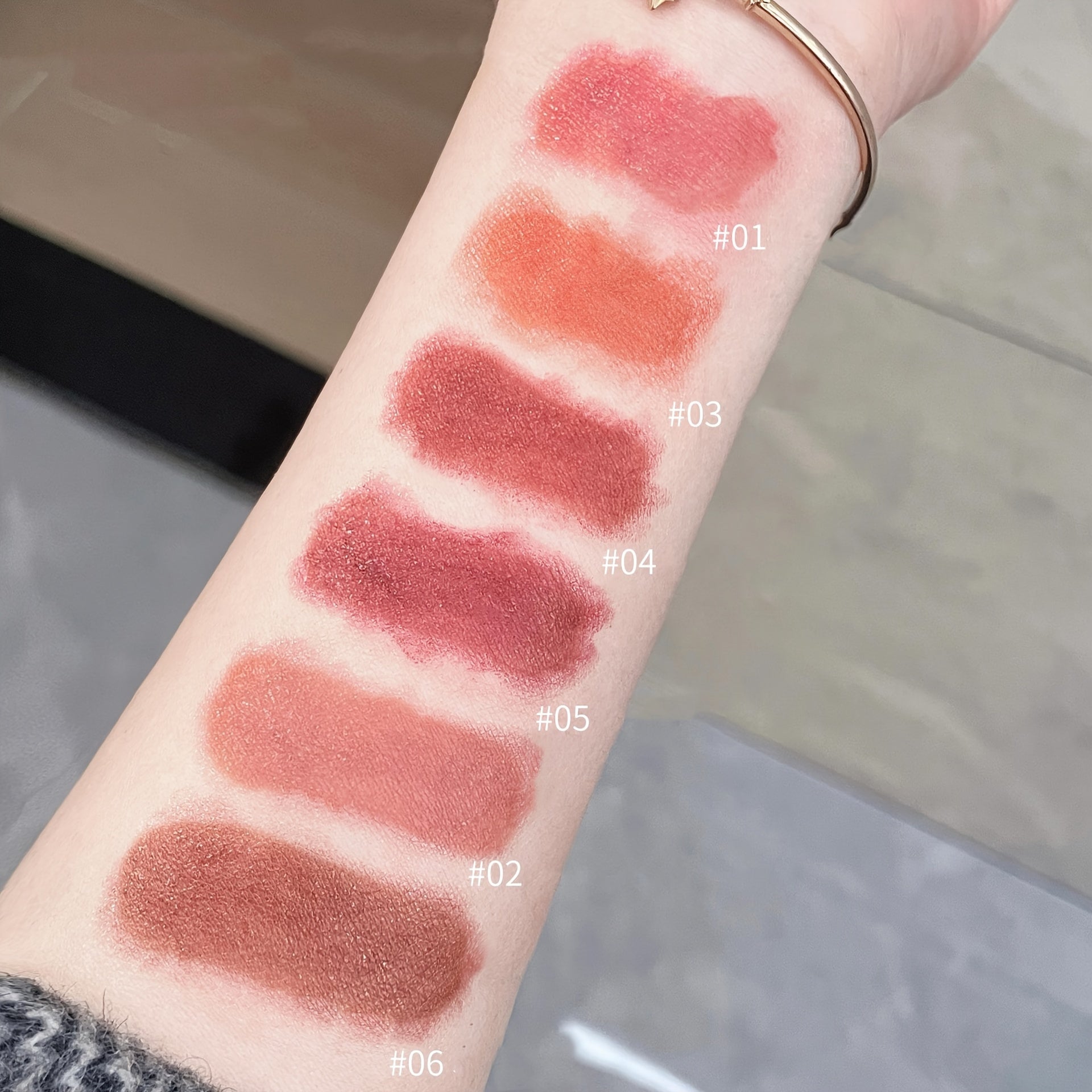 6-Color Moisturizing Lipstick with Lustrous Finish - Long Lasting