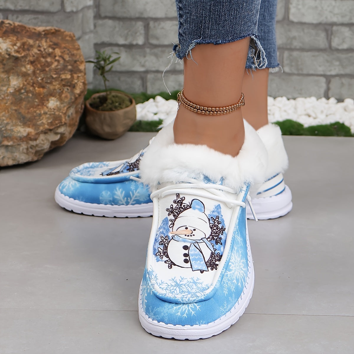 Women's Christmas Snowman & Snowflake Pattern Skateboard Shoes Low Top Sneakers
