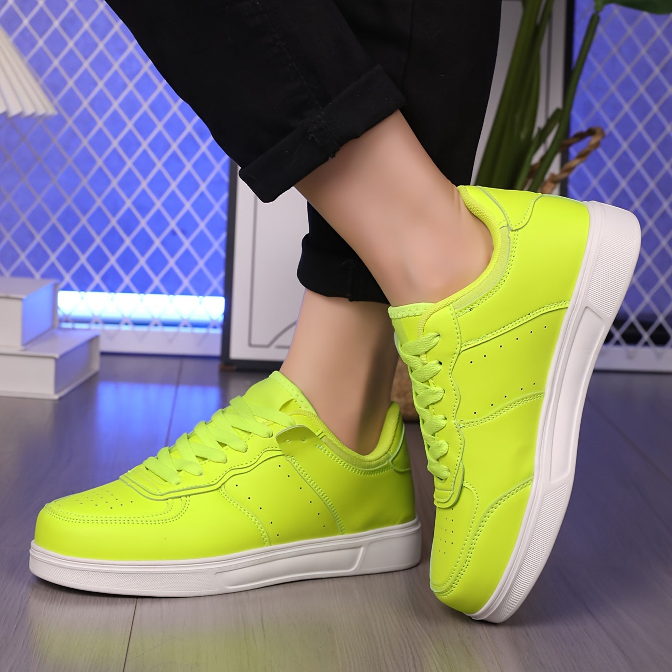 Breathable Flat Skate Shoes Non Slip Casual Sneakers