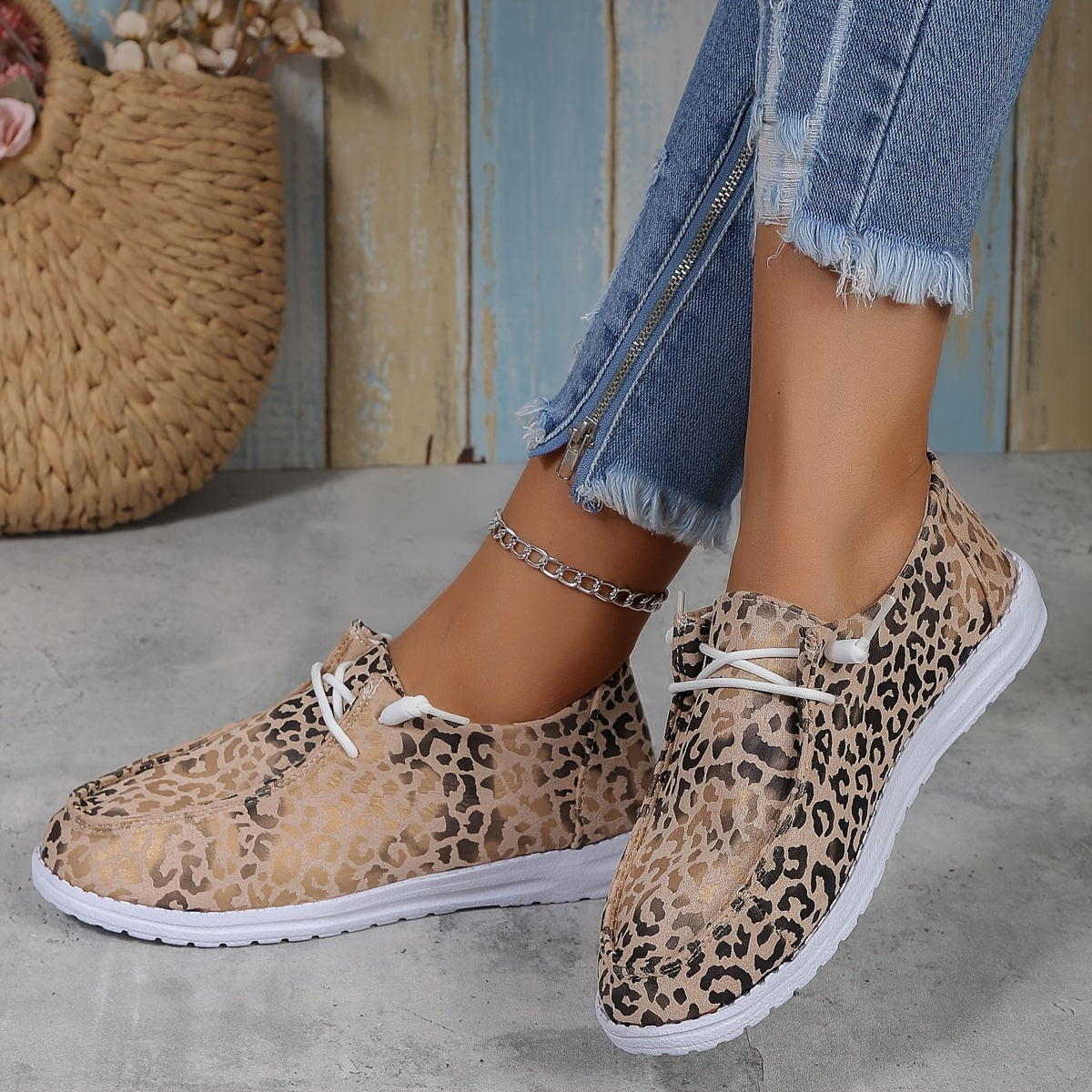 Leopard Print Low Top Walking Sneakers Lightweight Casual Shoes