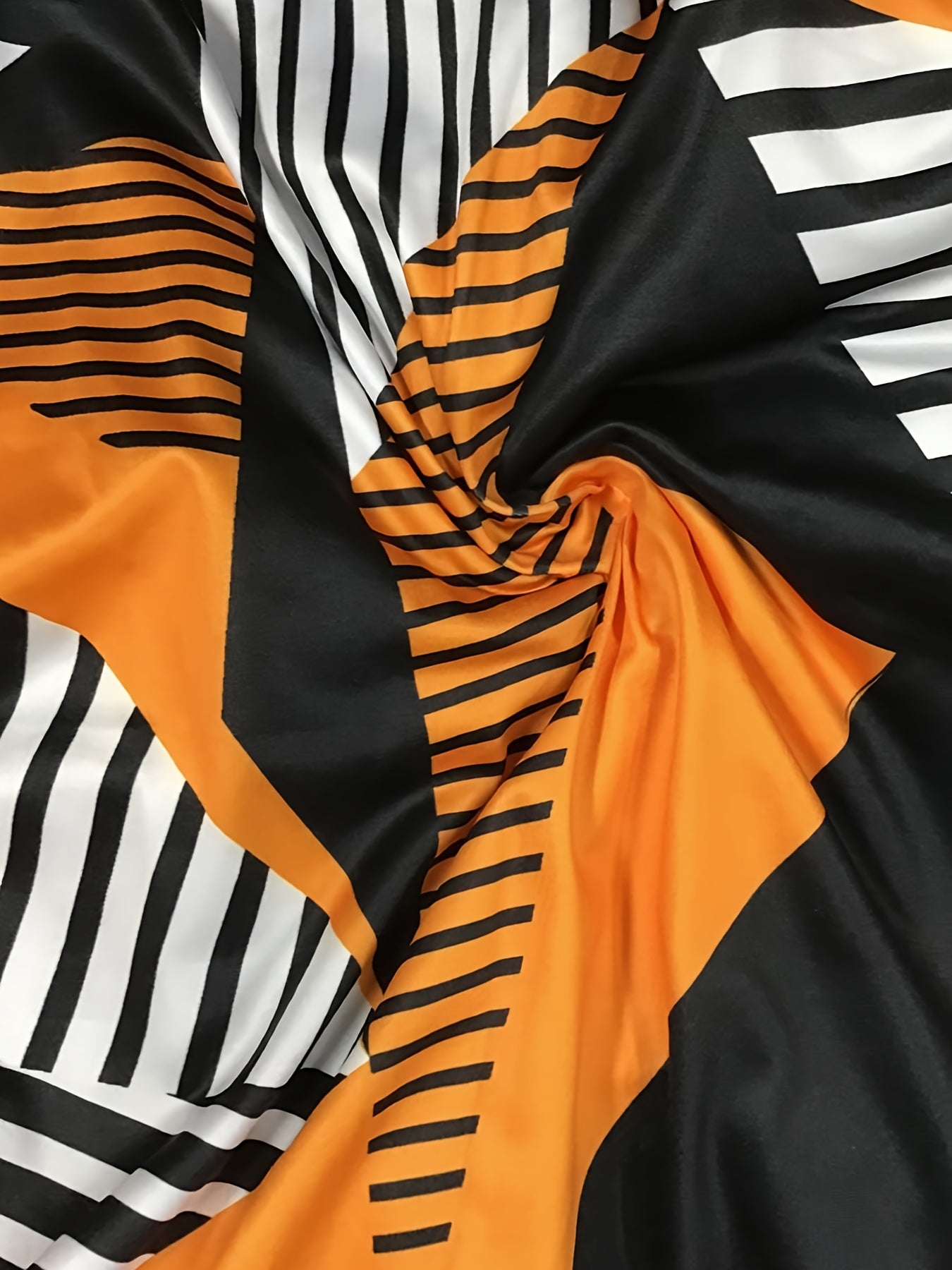 Colorblock Geometric Print Bell Sleeve Maxi Dress