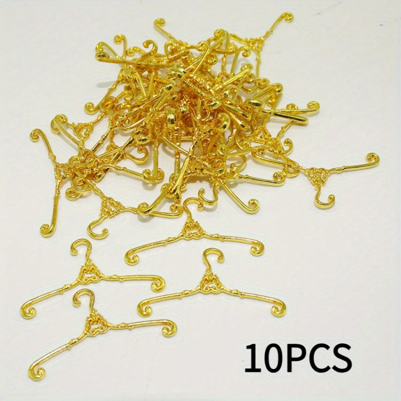 10pcs Mini Dollhouse Metal Hangers Vintage Metal Hangers Simulation Landscape Ph