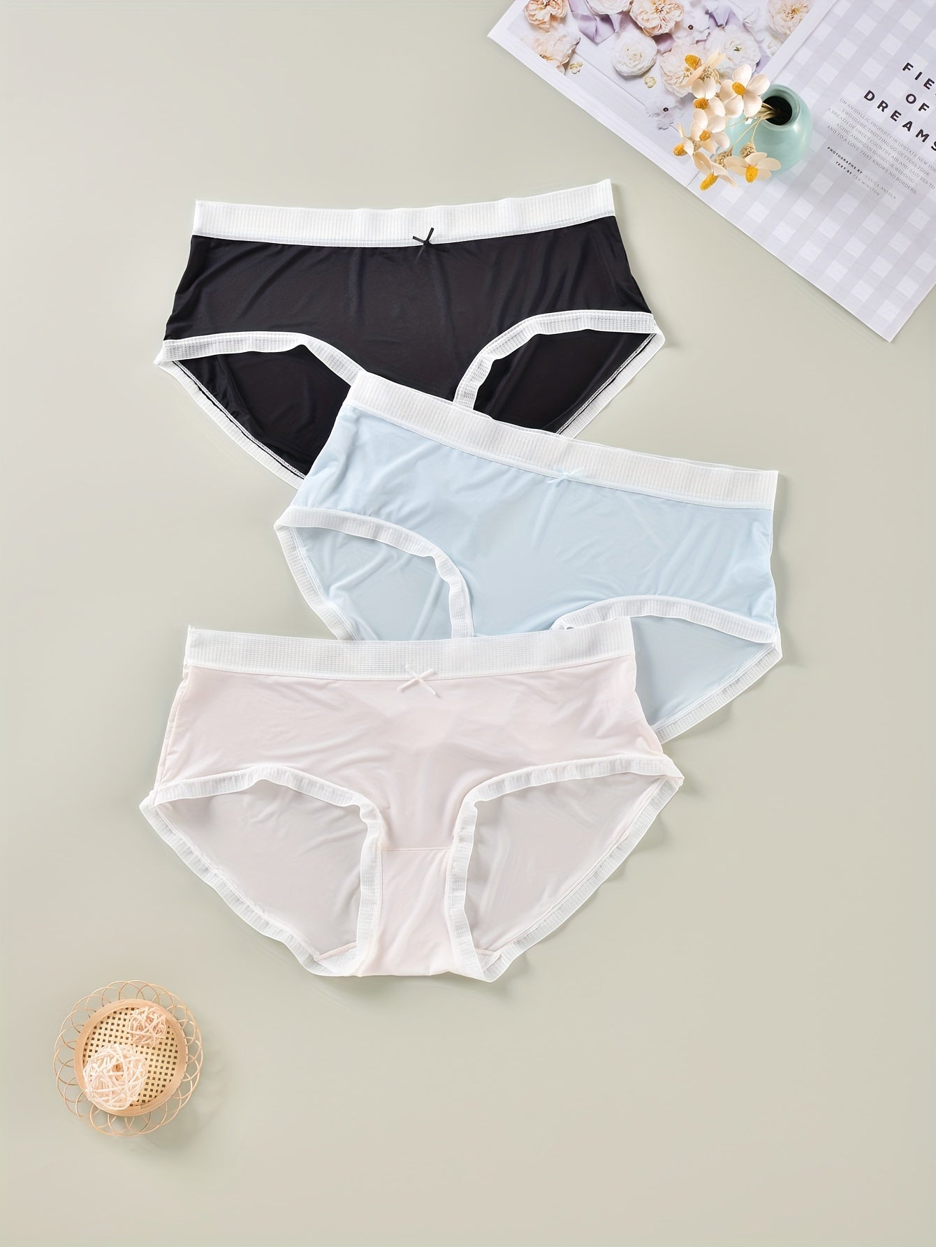 3 Pack Women's Plus Size Panties Set, Cooling Fabric Seamless with Contrast Trim