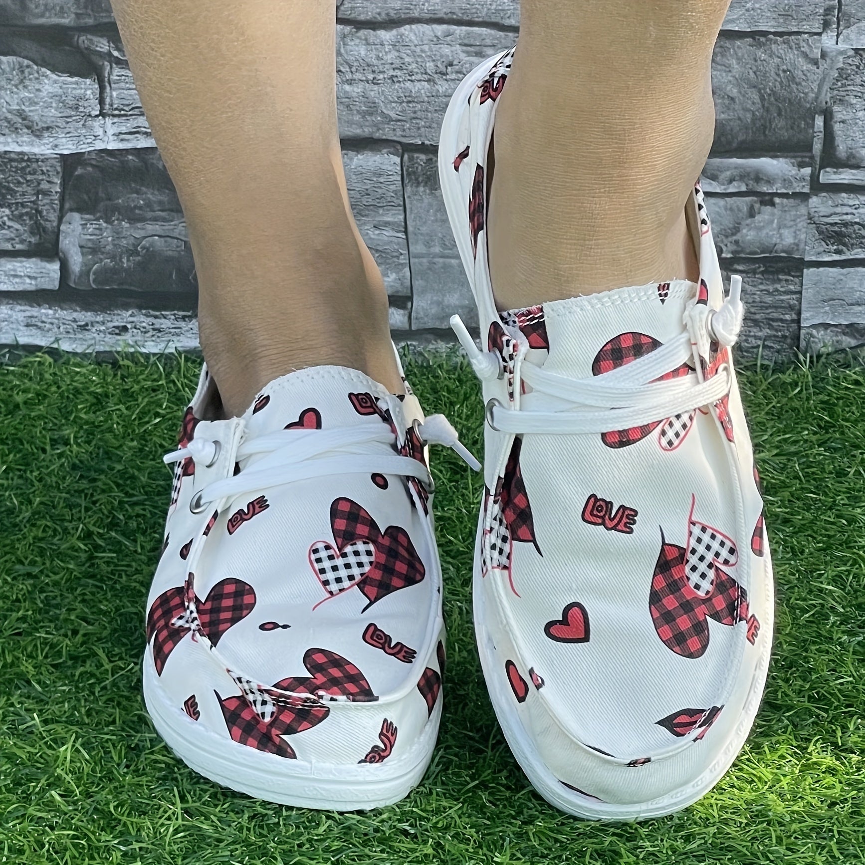 Heart Print Breathable Skate Shoes Casual Flat Non Slip Canvas Sneakers