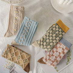 5 Pairs 3D Floral Textured Socks Crew Stockings Women's Retro Style