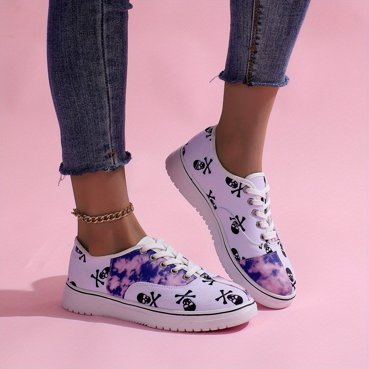 Women's Halloween Skull Pattern Skateboard Shoes Lightweight Lace Up Flat Shoes