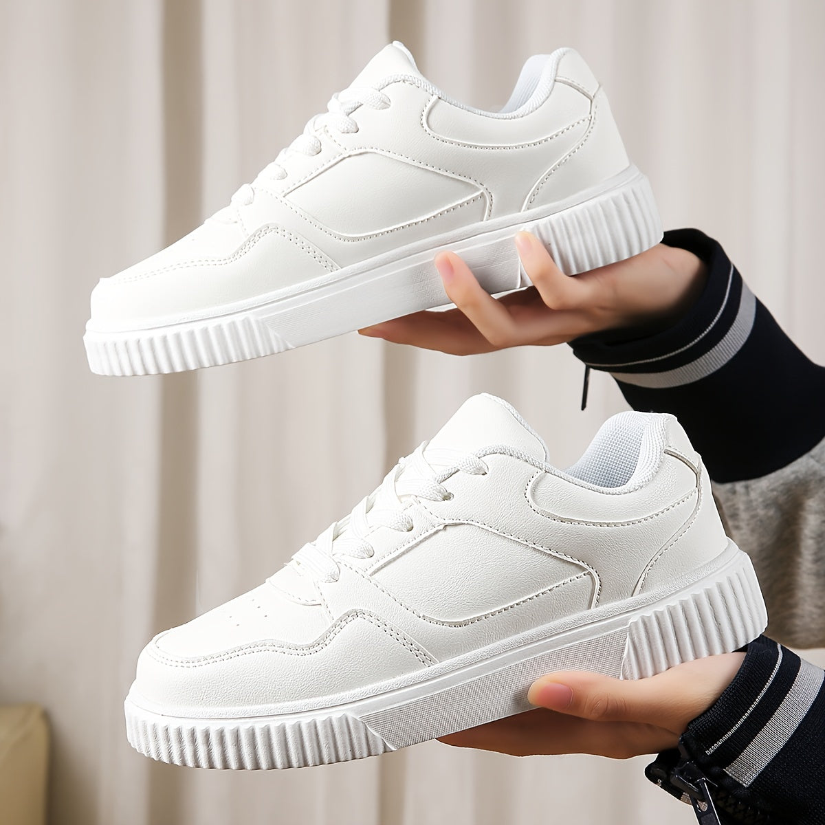 Women's Breathable Skate Shoes Lightweight Sports Shoes