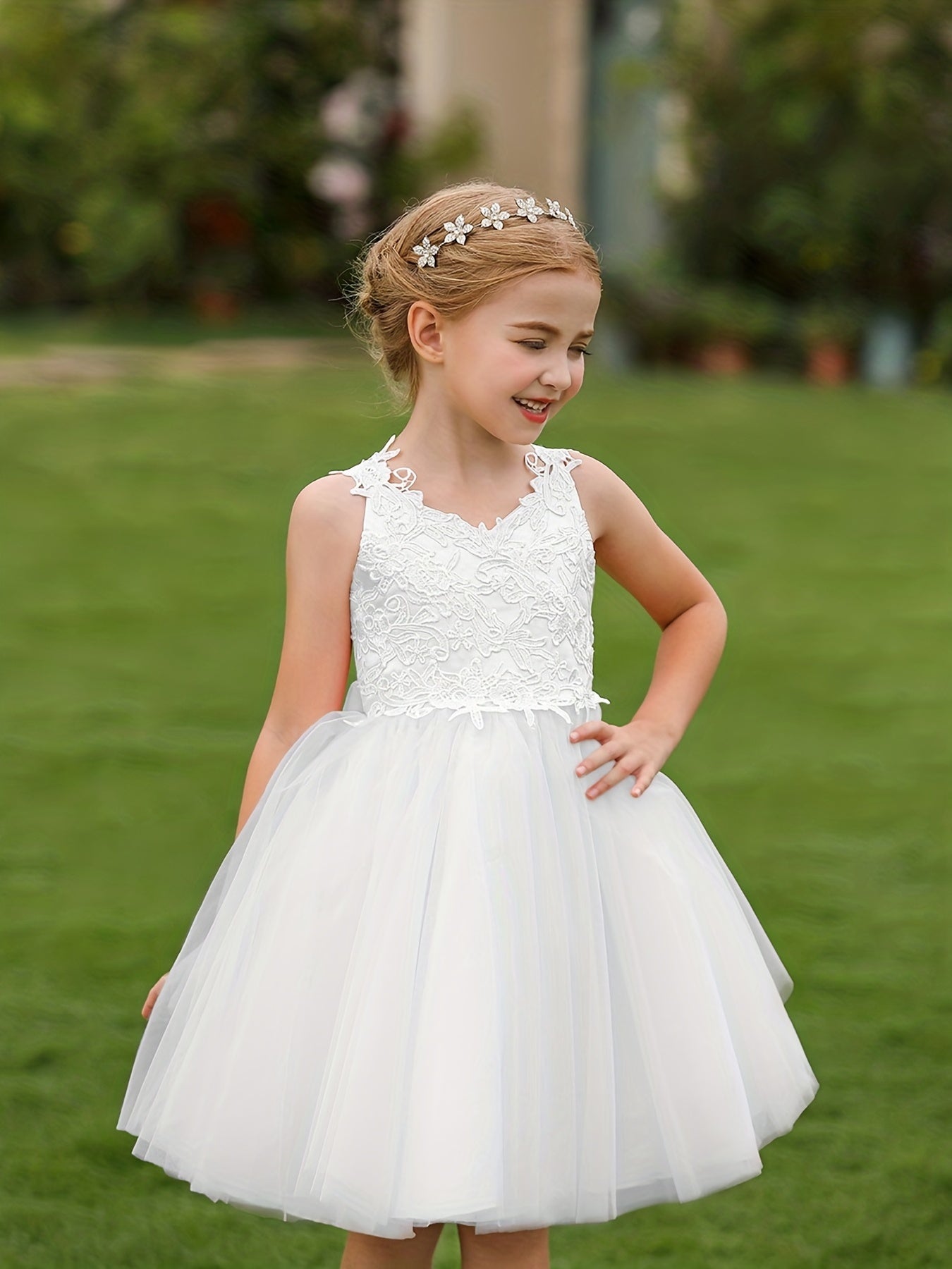 Grace Lace Strappy Sleeveless Tulle Flower Girl Dress for Party Wedding