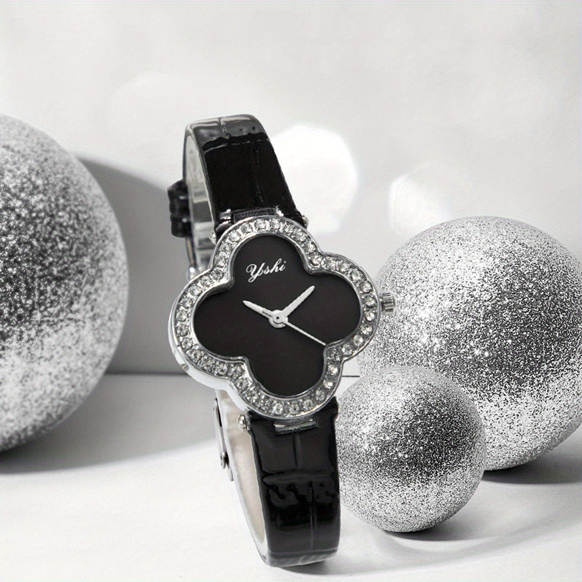 Four Leaf Clover Watch Rhinestone Studded Quartz Wristwatch