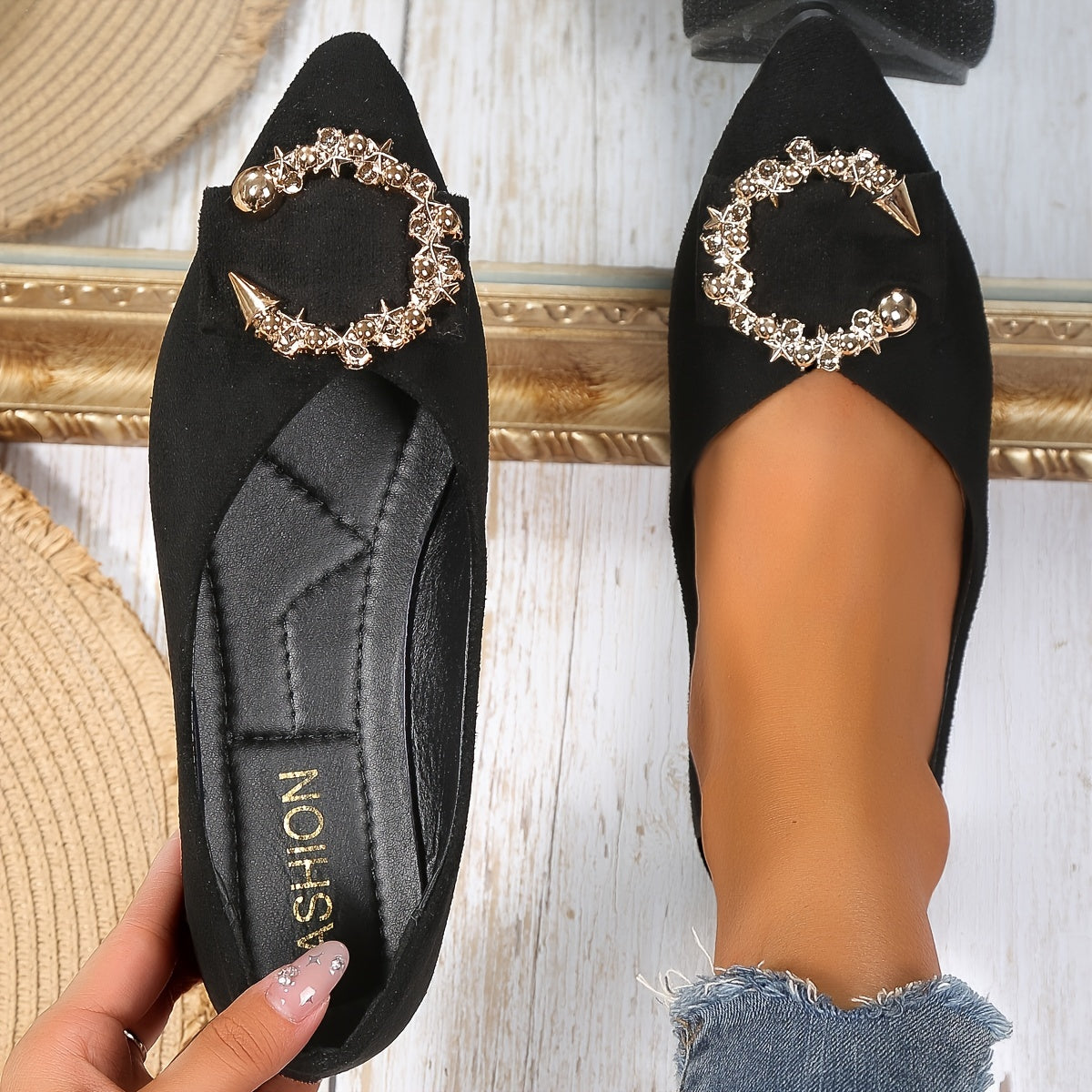 Women's Metal Decor Flat Shoes Point Toe Dress Shoes