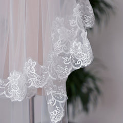 Flower Pattern Lace Edge Bridal Veil Long Tail Classic Wedding Accessory