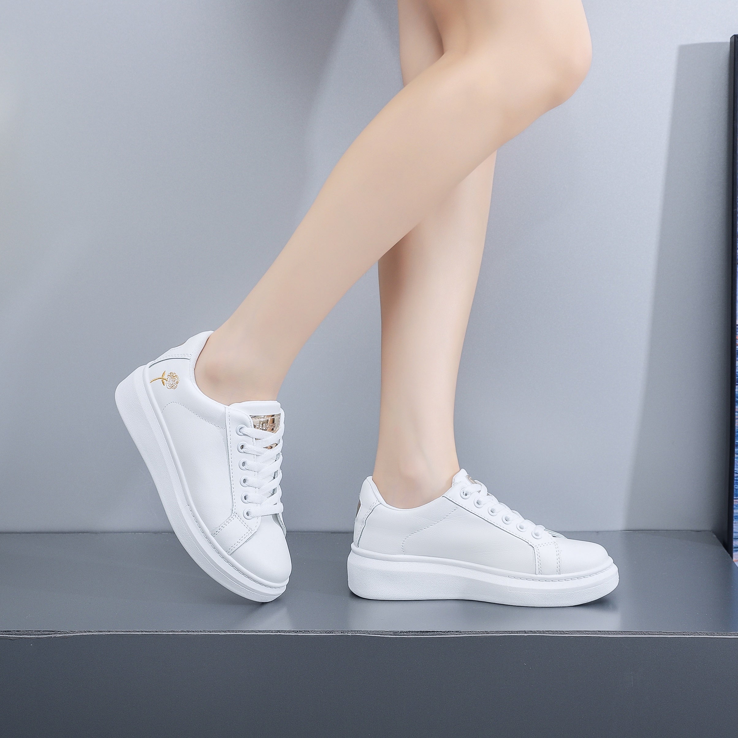 Floral Embroidered Skate Shoes Low Top Lace Up Breathable Platform Casual Shoes