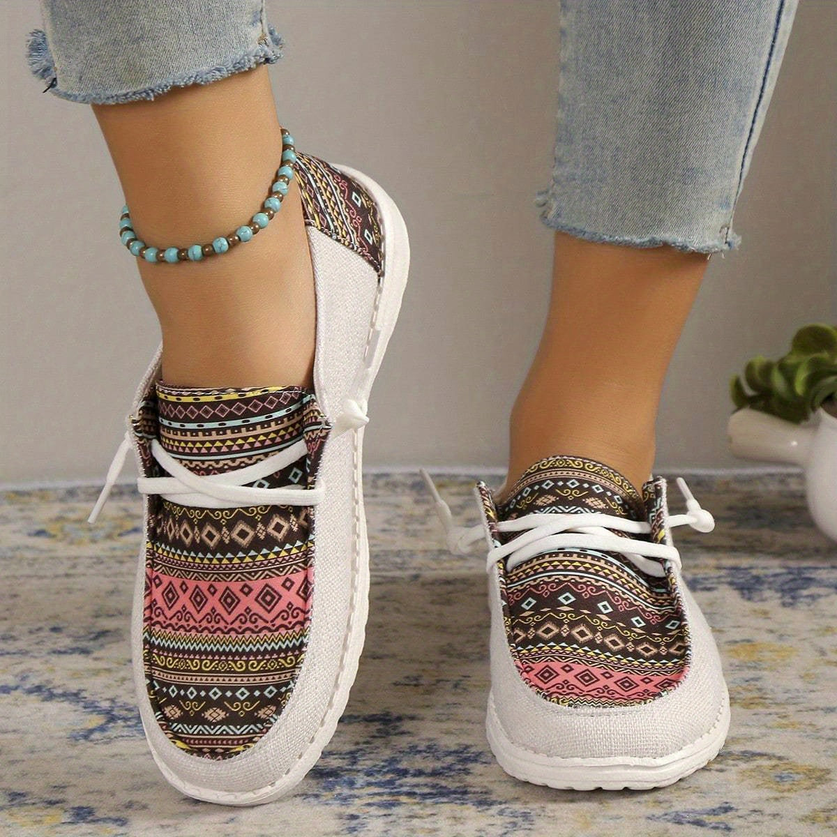 Women's Retro Canvas Lace-up Flat Sneakers