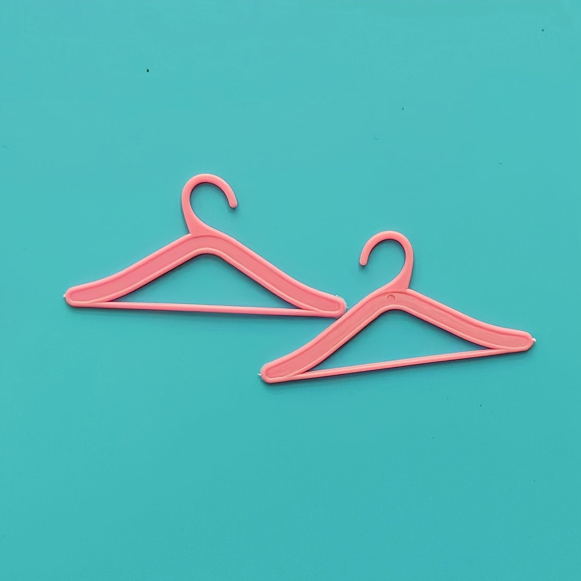 20pcs Plastic Kids Doll Accessory Mini Hanger For 1 6 Dolls Toy Gift