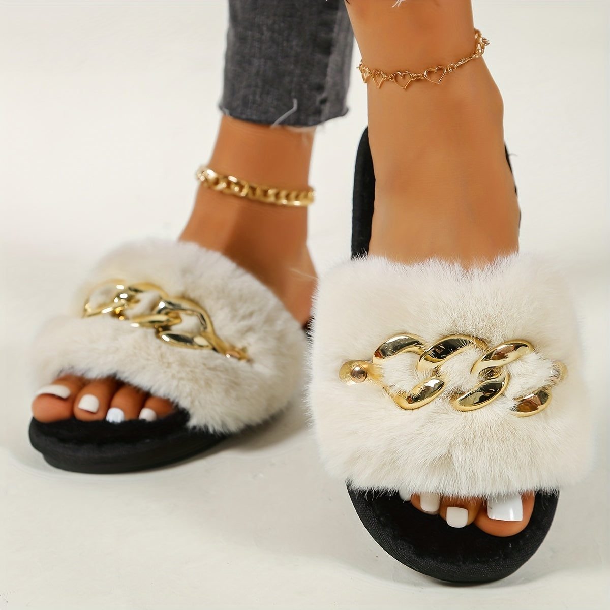 Women's Chain Decor Slippers Round Open Toe Slip On Shoes Plush Comfortable