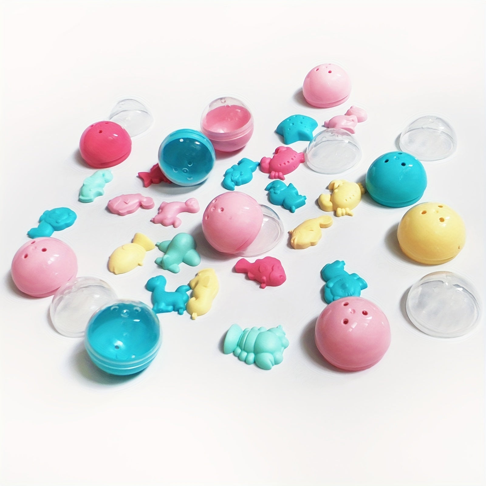 10pcs 32mm Transparent Cartoon Twist Egg Toys for Kindergarten and Game Halls