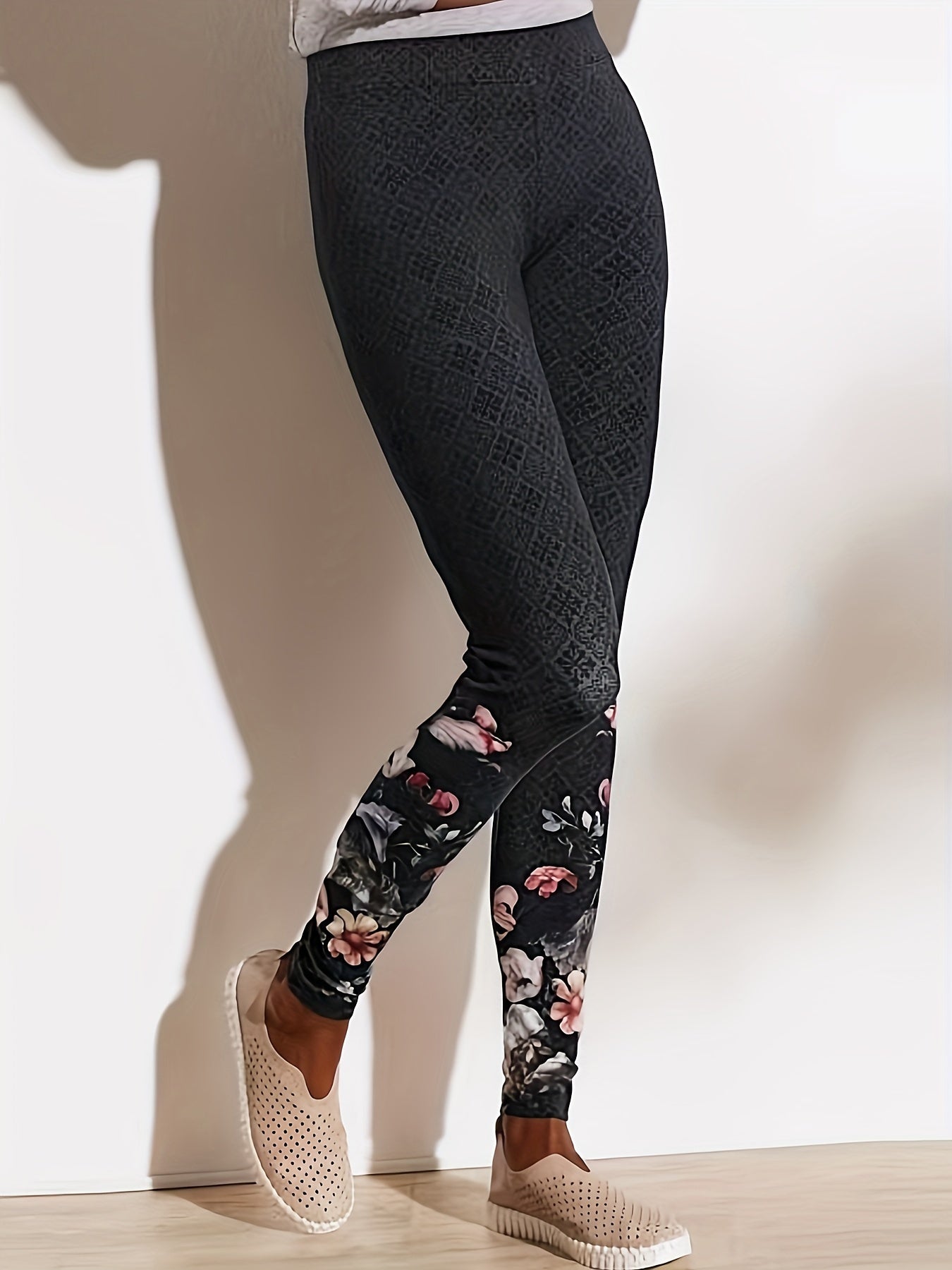 Quatrefoil & Floral Print Skinny Yoga Leggings