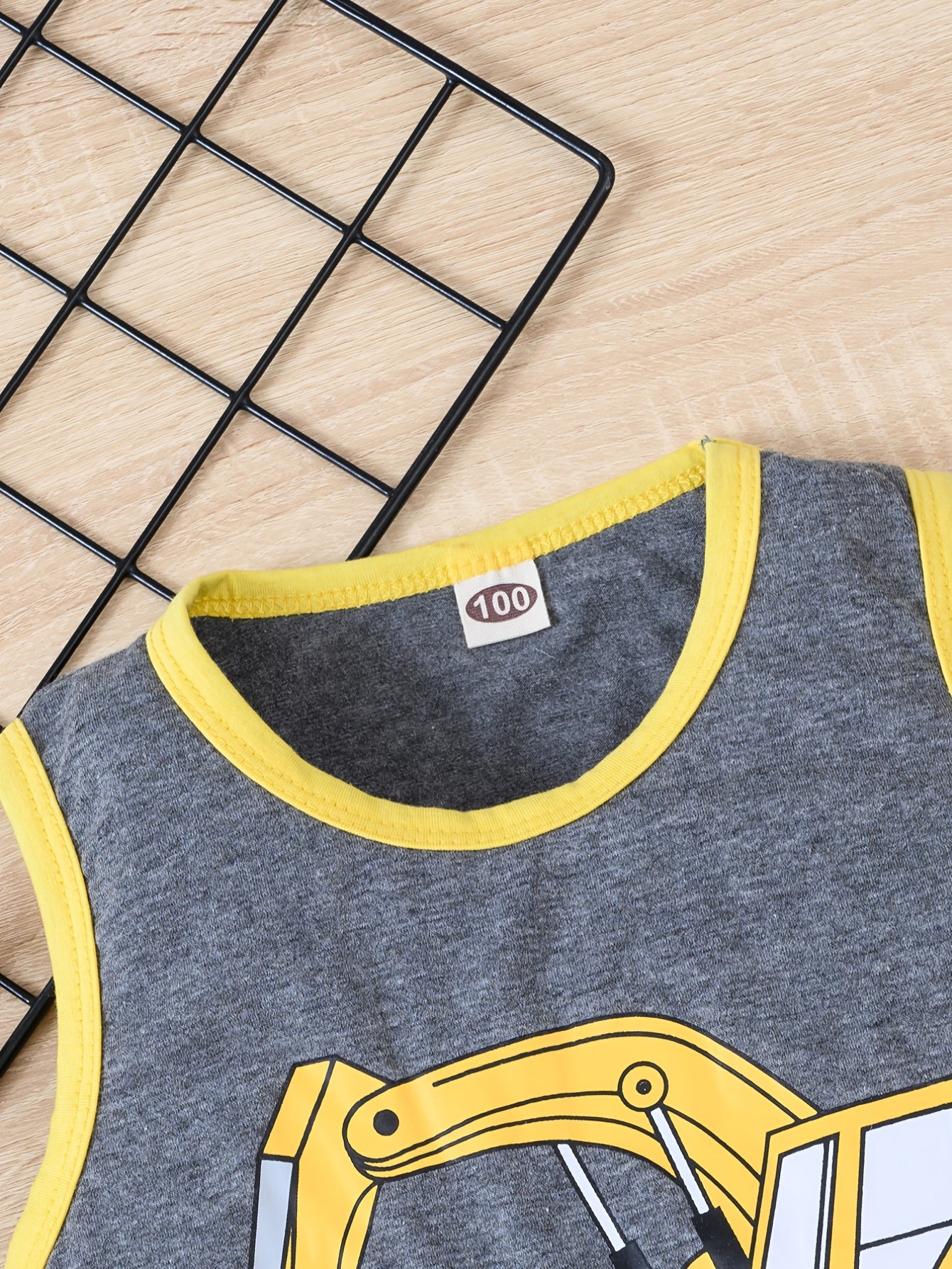 2pcs Excavator Print Tank Top & Shorts Set for Boys