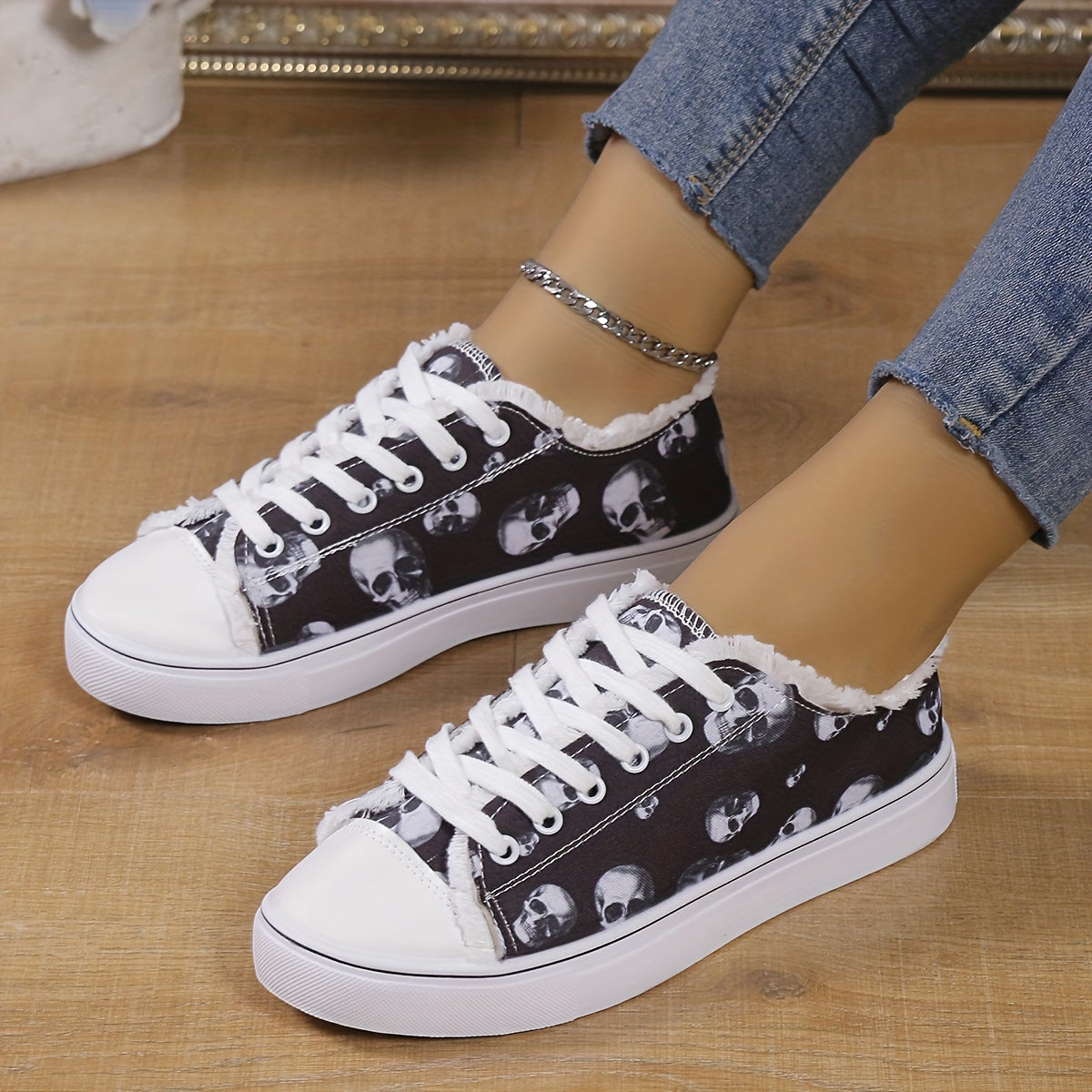 Skull Pattern Canvas Shoes Lace Up Low Top Flat Lightweight Halloween Shoes