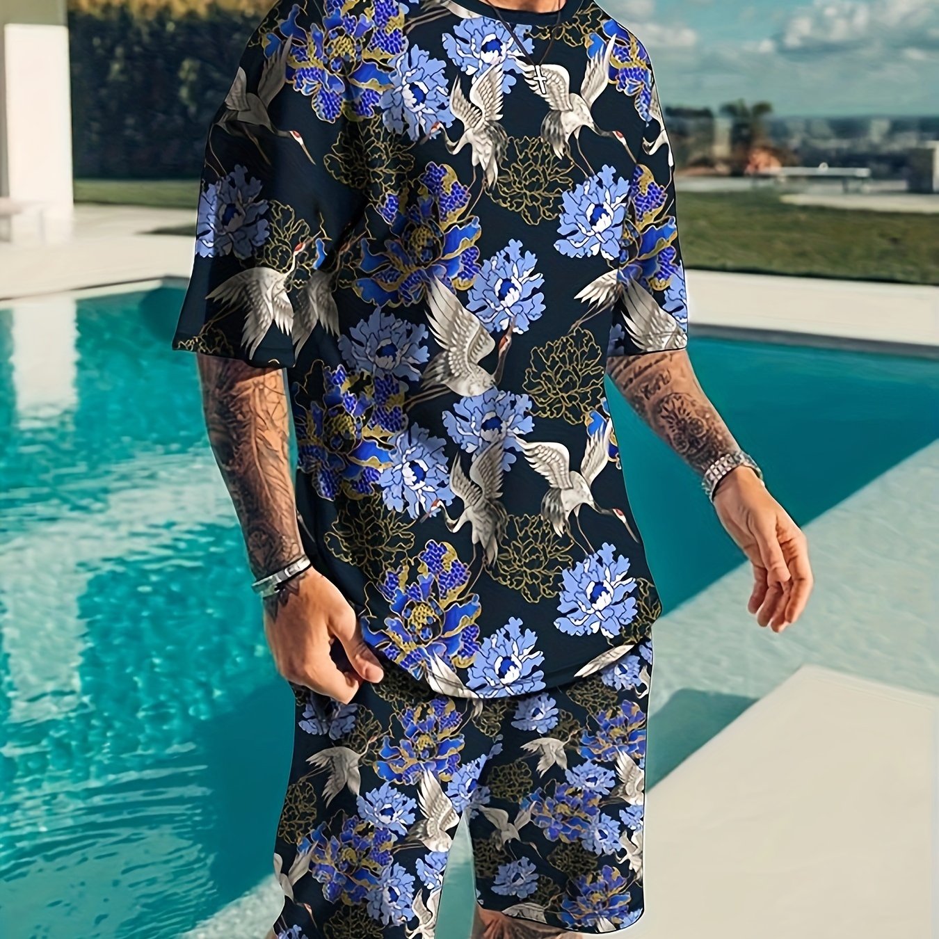 Crane And Flower Print Men's 2 Piece Outfits Casual Short Sleeve T-shirt And Sho