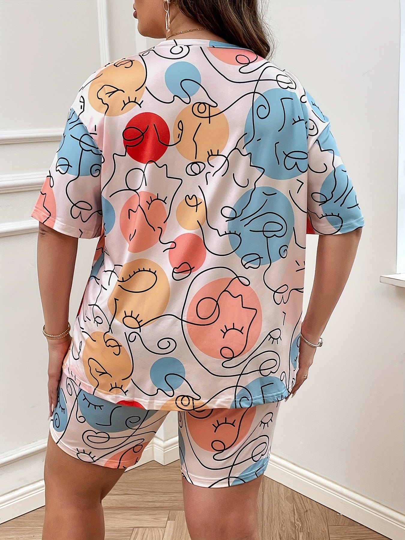Women's Plus Graphic Print Top & Shorts Set