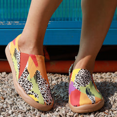 Leopard Printed Flat Shoes Slip On Low Round Toe Casual Canvas Shoes