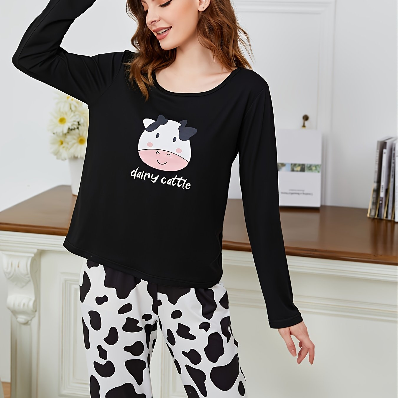 Cow Print Pajama Set Long Sleeve Crew Neck Top & Pants Women's Sleepwear
