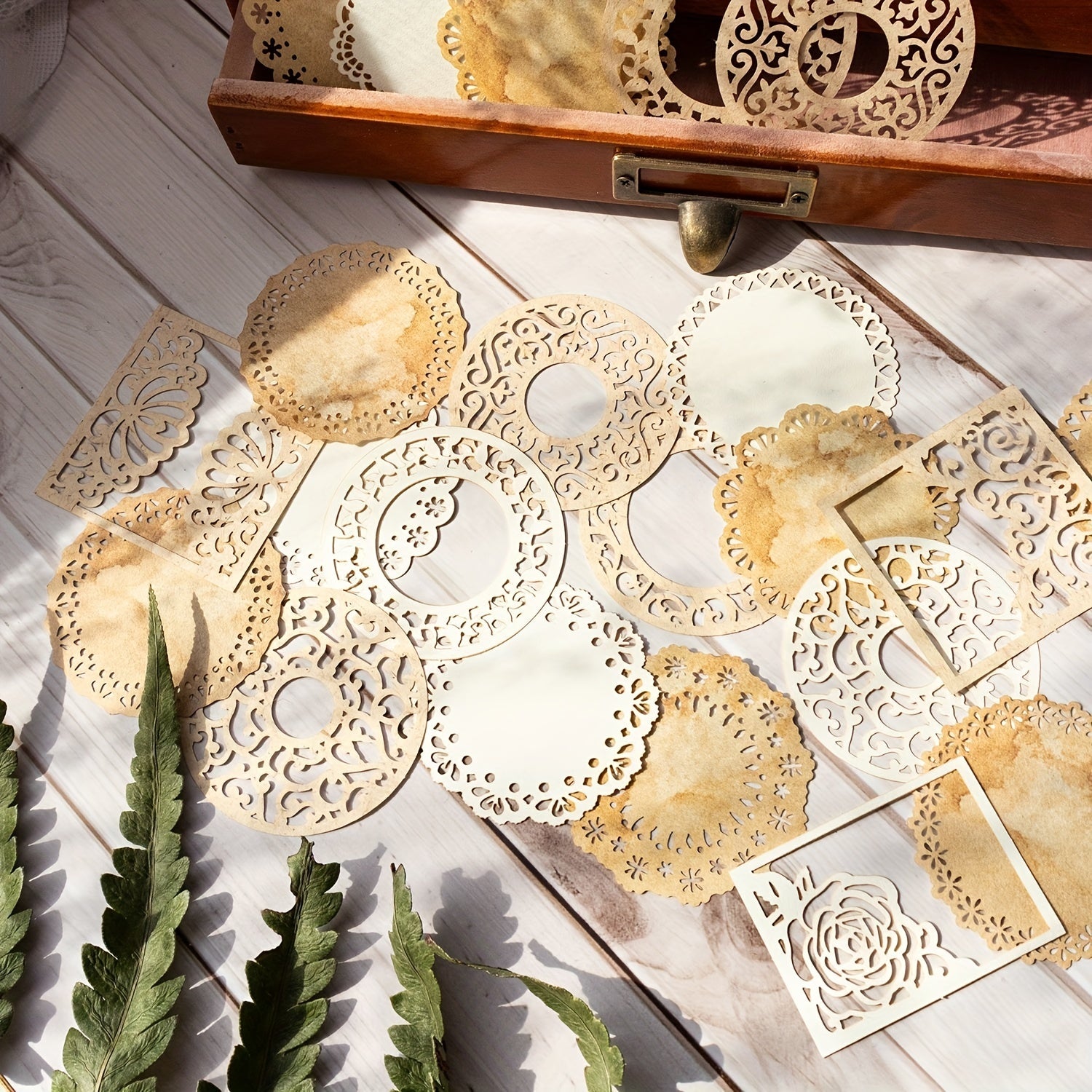 16pcs Hollow Out Note Paper for DIY Crafts Gift Wrapping