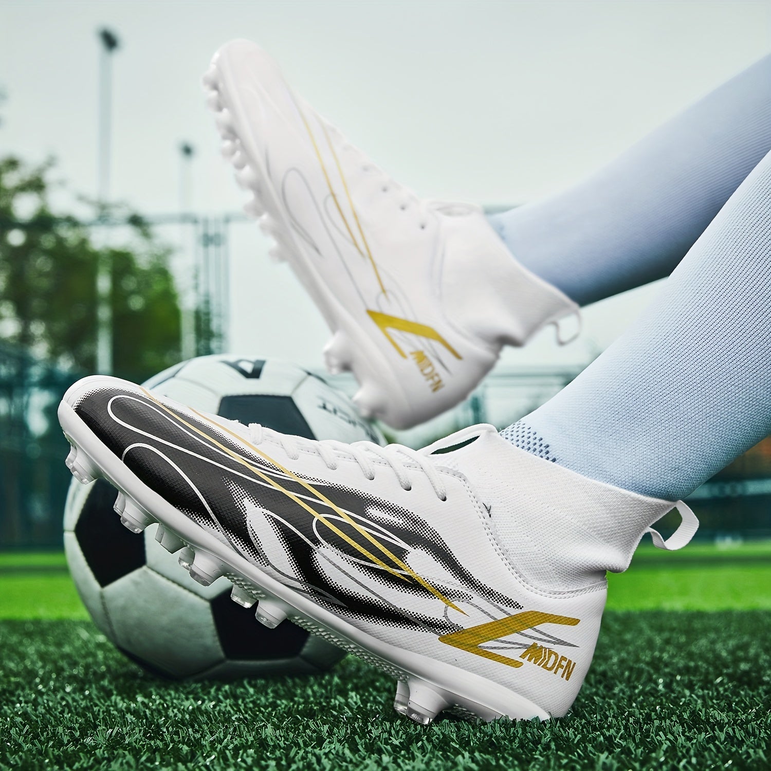 Women's High Top Soccer Cleats Non Slip Spike Shoes