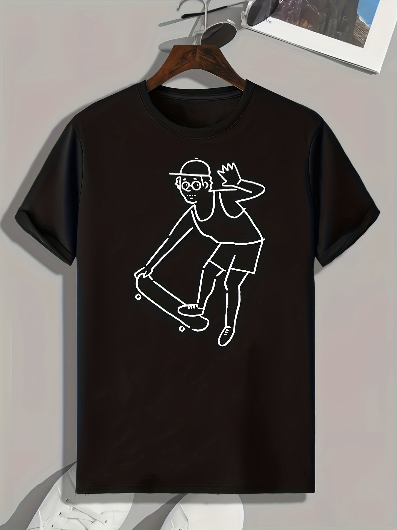 Skateboarder Pattern Print Men's Comfy Sports T-shirt