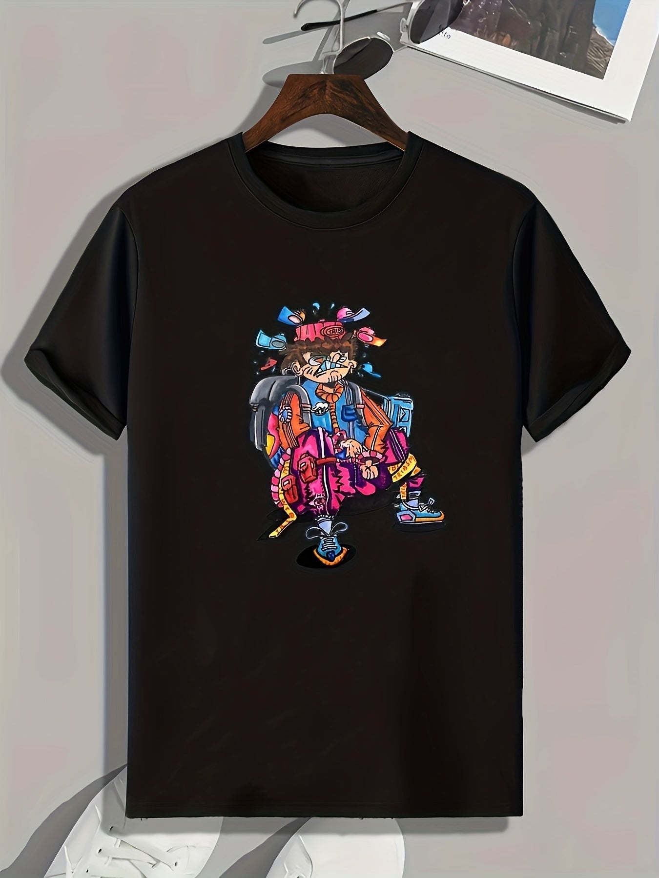 Anime Graffiti Print Men's Graphic T-shirt for Summer
