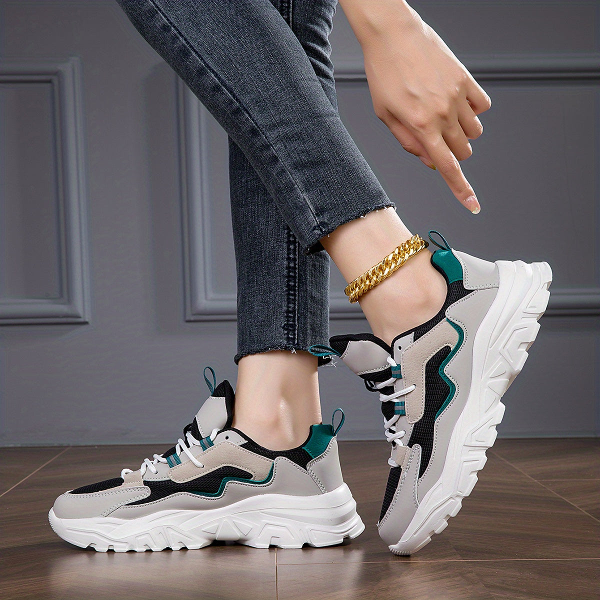 Breathable Mesh Sneakers Low Top Lace Up Shoes Anti-skid