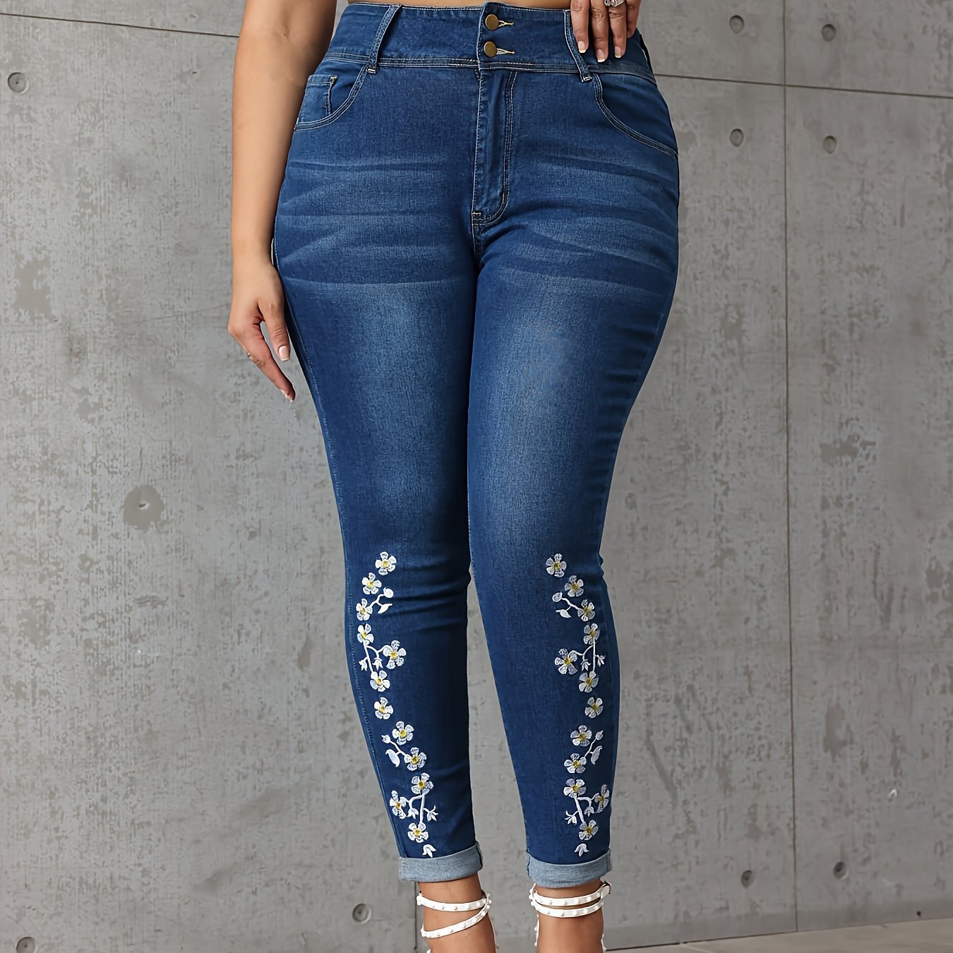 Plus Floral Embroidery High Rise Skinny Jeans