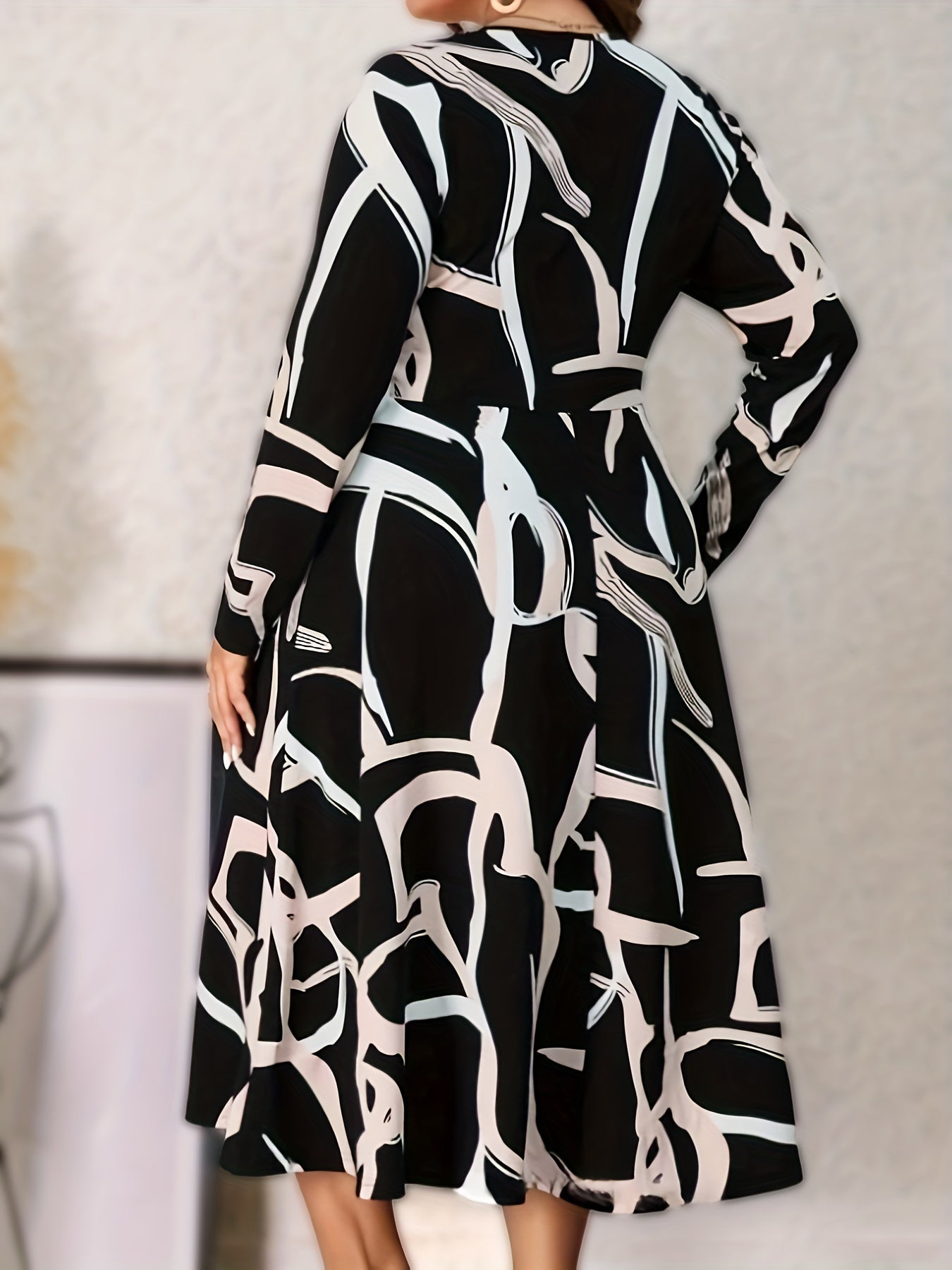 Abstract Stripe Print Long Sleeve A line Dress