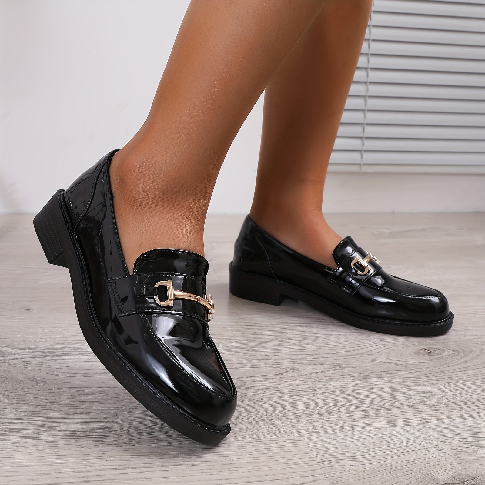 Women's Buckle Decor Loafers Slip On Shoes