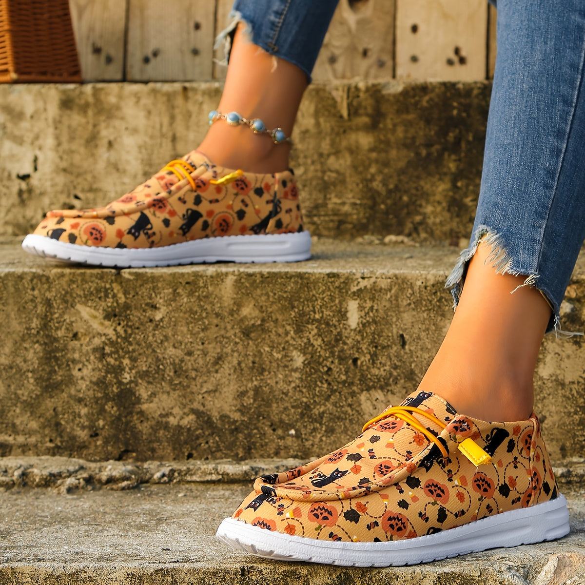 Colorful Skull Ghost Print Low Top Sneakers for Halloween