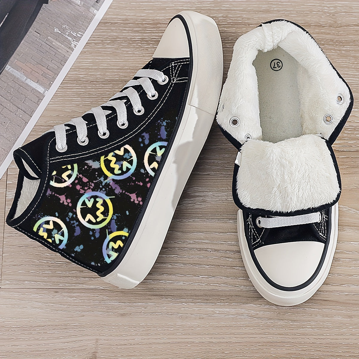 Girl's High Top Smile Face Skate Shoes With Plush Lining