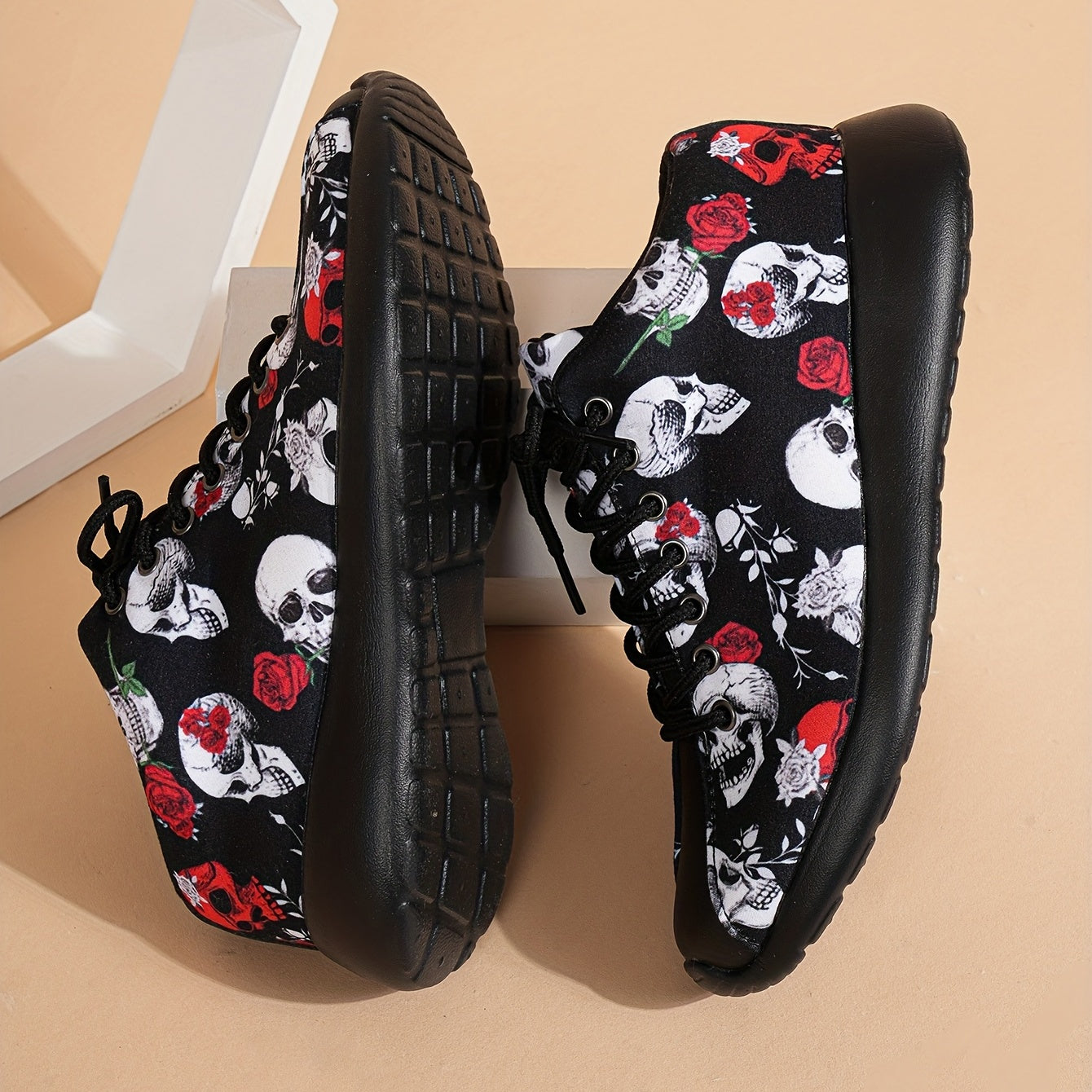 Women's Skull Pattern Lightweight Sneakers Lace Up Running Shoes