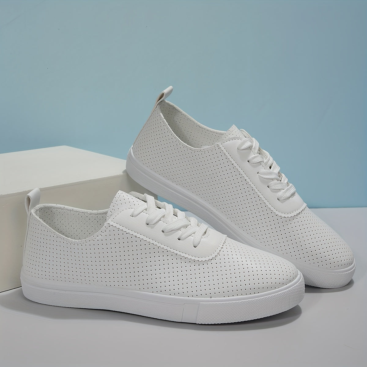 Women's Breathable Mesh Sneakers Low Top Lightweight Shoes