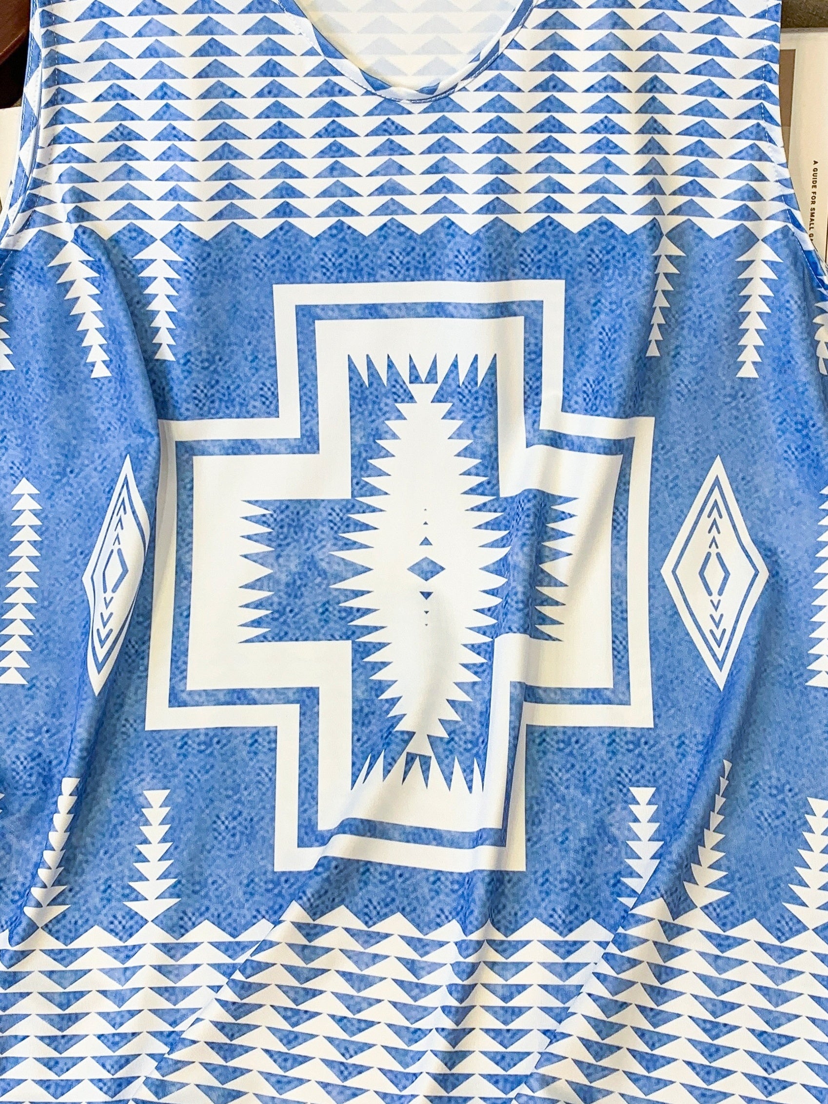 Plus Size Geometric Print V Neck Tank Top