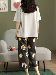 Bee Print Pajama Set Short Sleeve Crew Neck Top & Crop Pants Women's Sleepwear